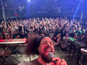Reggie Watts Instagram - Git to spend my birthday with the sweetest Dutch audience and they sang me a birthday song which put my in the edge of tears. Thank you so much everyone!!!