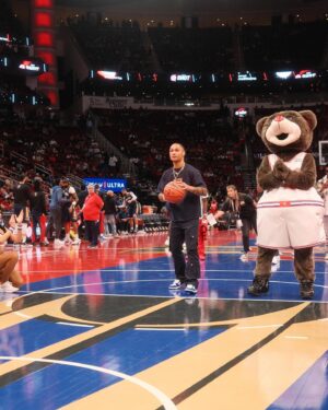 Regis Prograis Instagram - Rockets vs Pelicans game