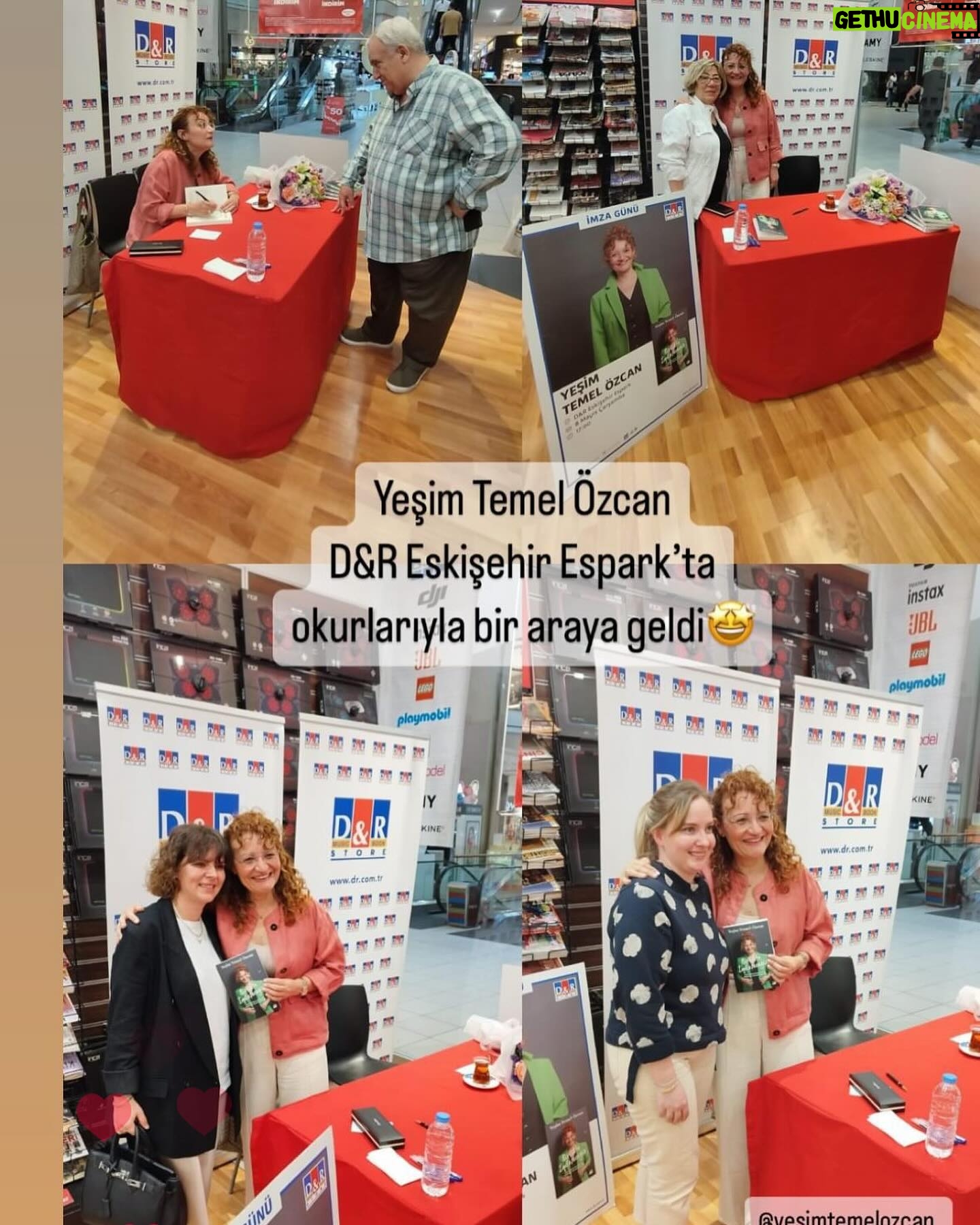 Reha Özcan - 3.6K Likes - Birlikte iyileşeceğiz adlı kitabımın imza günleri hızla devam ederken varolan aile dinamiklerini korumak ve yıllarca hep yaptığımız gibi sonuna kadar birbirine destek olmak için yine turnelerimizi birleştirdik.😅
@rehaozcanofficial Eskişehir’de Bir Garip Orhan Veli ‘yi sergilemeden önce imza günüme gelip bana sonsuz güç ve destek verdi.❤️ @rehaozcankumpanyasi ndan sevgili @nalan13 ve @bulentkures de yanımdaydı.🙏 ve sevgili gönüllü vefakar abimiz @hakkidemirtas54 ve can dostlarımm @eczemineozturkozkayki ve @esrademirkalaa 🙏Oyun sonrası bende onlara desteğe gittim.Yaşasınnn bir olmanın gücü ve gücümüz yetene kadar sonsuza dek desteğimiz 🙏🧿❤️
#ailecandır #birgariporhanveli #birlikteiyileşeceğiz