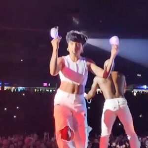 Reina Hidalgo Instagram - Jumping with so much joy we get to do it again tonight 💫✨
SHOW 3️⃣
📍London 🇬🇧💂
#show2of2 #pinksummercarnival2024 #stadiums #tourñife