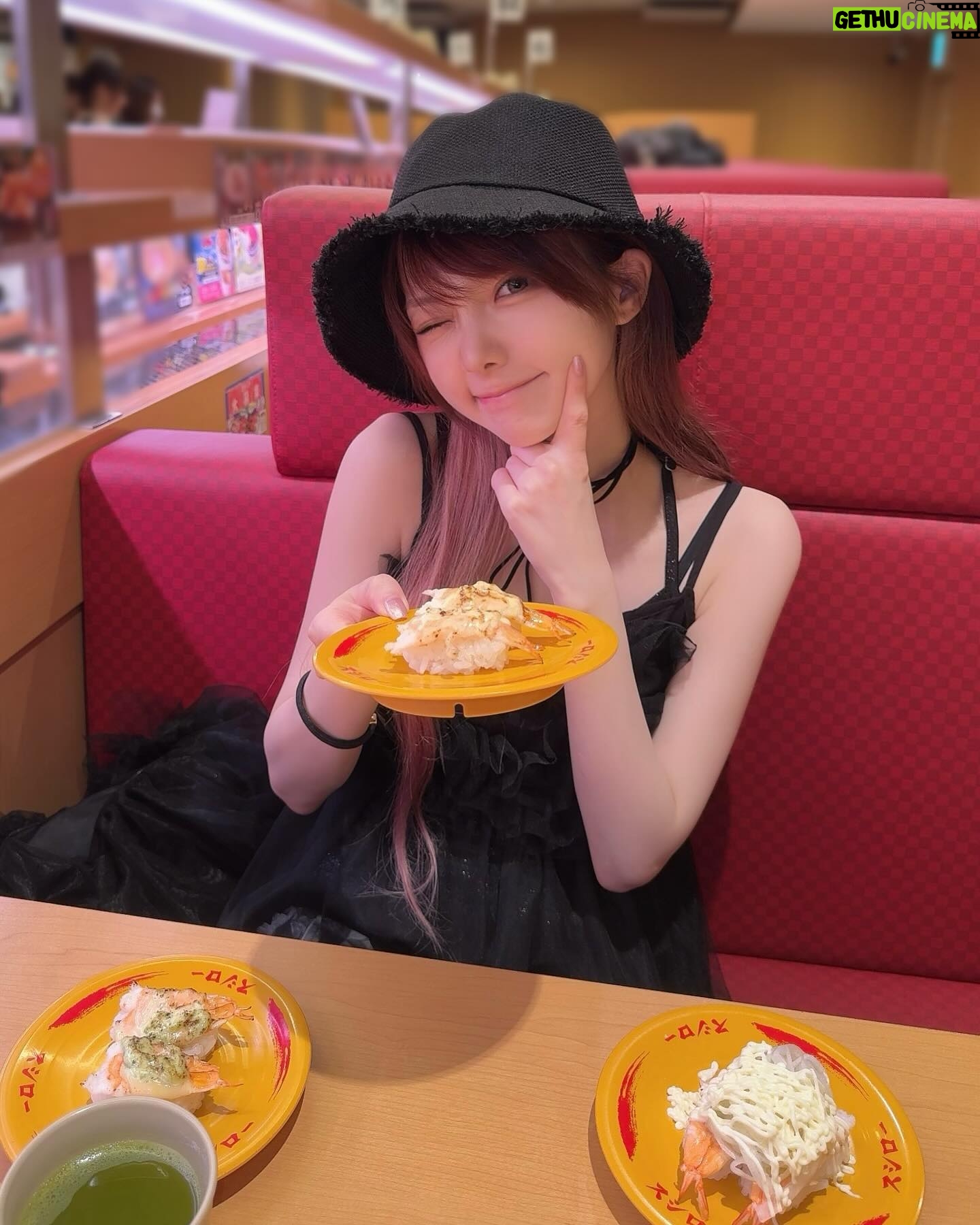 Reina Tanaka - 21.5K Likes - .
海老🦐海老🍤海老🦐
回転寿司行っても生魚は食べません🐟
基本、海老の味ついた系・軍艦のサラダとか
サイドメニューのフライドポテトを食べます🍟
・‥…━━━☞・‥…━━━☞
#スシロー #🍣
#海老アボカド #海老
#回転寿司