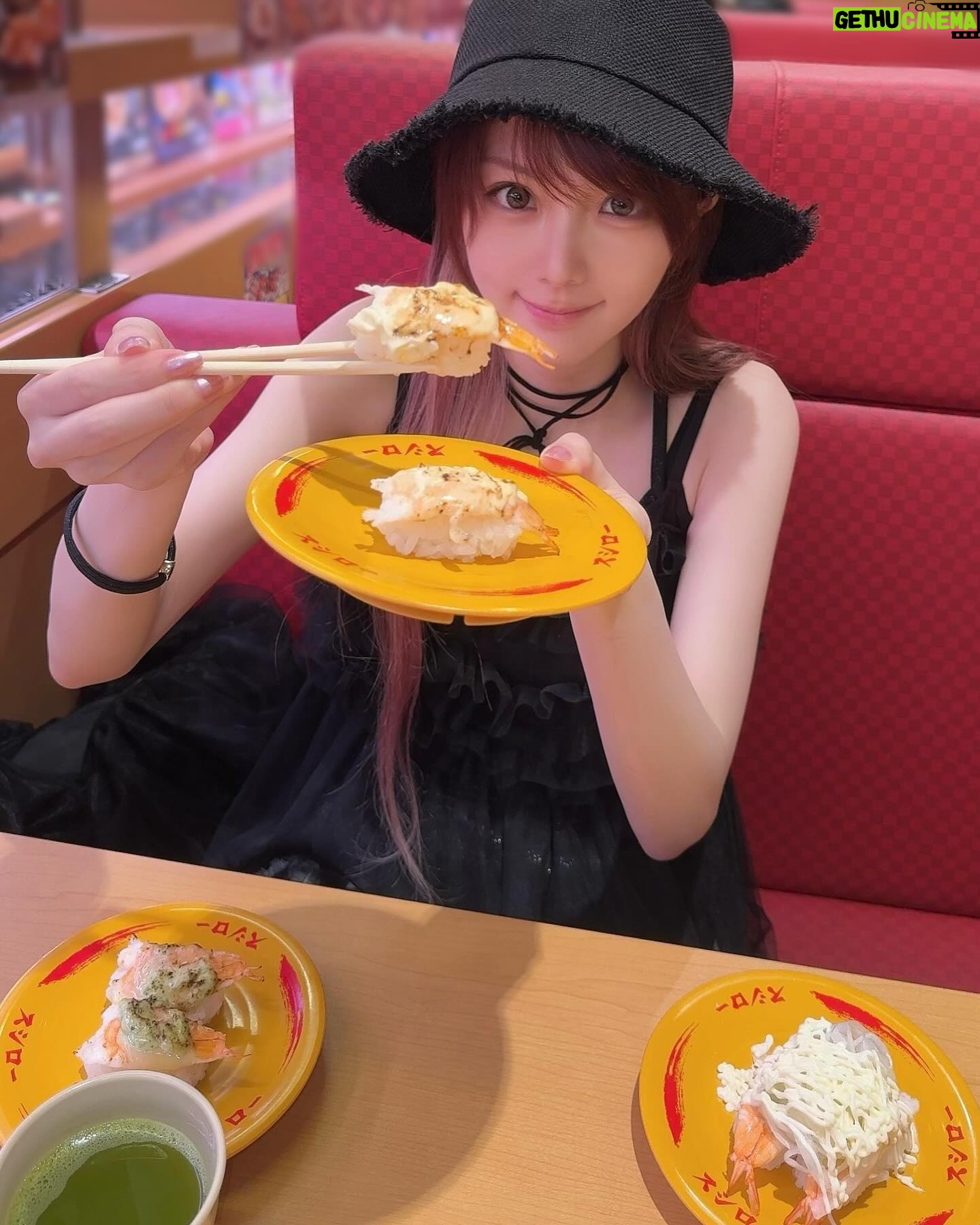 Reina Tanaka - 21.5K Likes - .
海老🦐海老🍤海老🦐
回転寿司行っても生魚は食べません🐟
基本、海老の味ついた系・軍艦のサラダとか
サイドメニューのフライドポテトを食べます🍟
・‥…━━━☞・‥…━━━☞
#スシロー #🍣
#海老アボカド #海老
#回転寿司