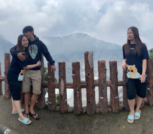 Reiner Manopo Instagram - Aku mah diajak naik aja udah bahagia, apalagi...(lanjutkan)😍
.
.
.
.
>>>>>JANGAN dislide sampe ujung!
.
.
.
.
ntar nanyain yg satunya lg 😝🙈
#adisty #reinermanopo #reinergmanopo #reinergrandiemanopo #adistyjuniar #couplegoals #summit #highking #jalanjalan #nature #santuy