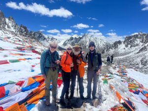 Reinhold Messner Instagram - Dolma La Pass!Was für ein tolles Wetter wir hatten.Tashi Delek ! @viedediane #kailash #tibet #mountains #mountain #berge #berg #kora #hiking #mountaineering #adventure #adventuretime #adventurelife #explore #motivation #inspiration #reinholdmessner