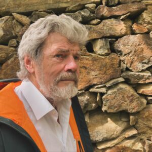 Reinhold Messner Instagram - What makes a life worth living?
You make it worth living! For me, virtues such as honesty and above all authenticity are ingredients for a successful life.RM.  #real #reallife #authentic #messner #reinholdmessner #goals #new #explore #life #lifestyle #mountains #mountain #nature #natural #naturelovers #berge #exploremore #motivation #inspiration