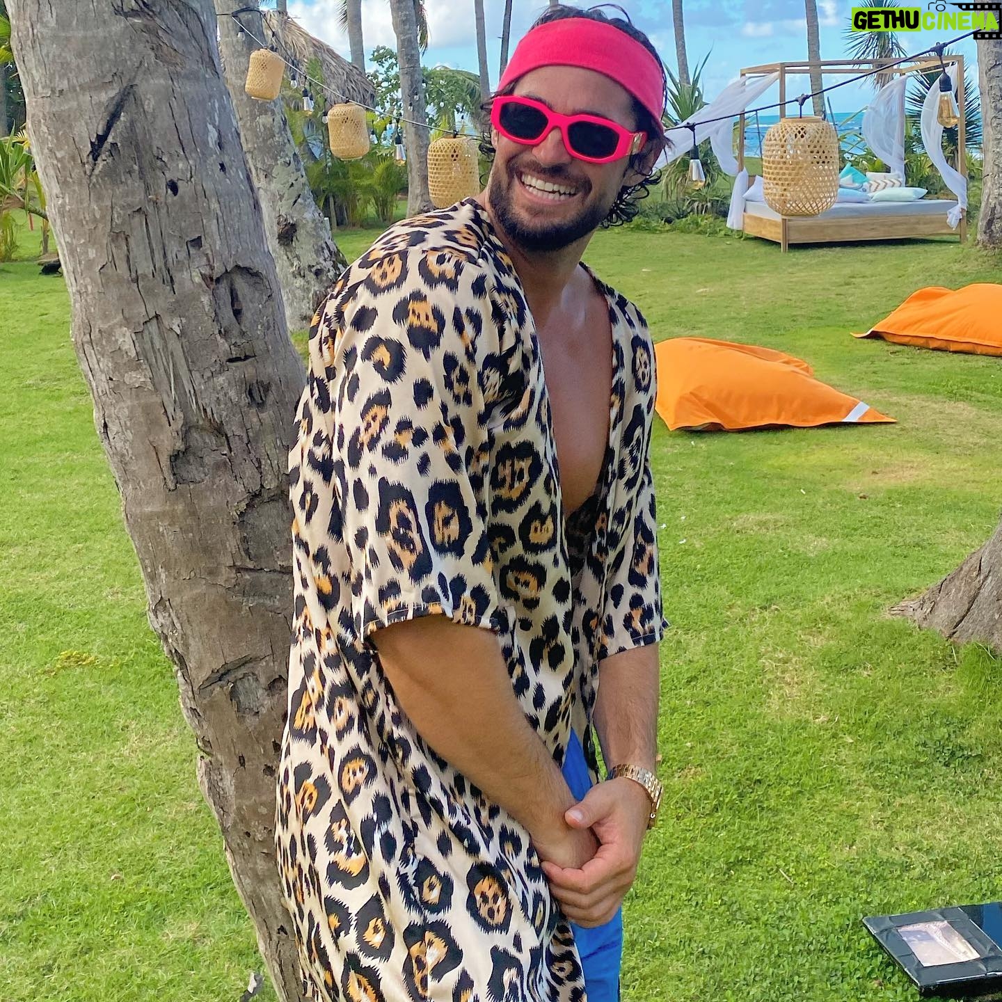 Rémi Notta - 1.4K Likes - SMILE, THE LIFE IS GOOD.