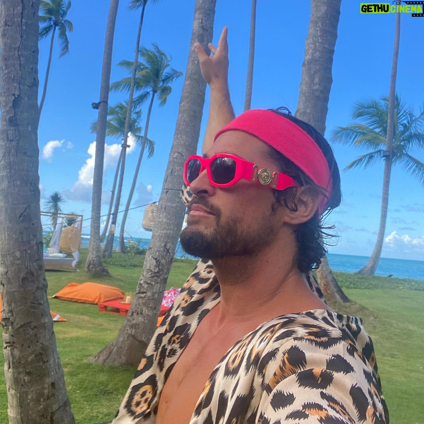 Rémi Notta - 1.4K Likes - SMILE, THE LIFE IS GOOD.