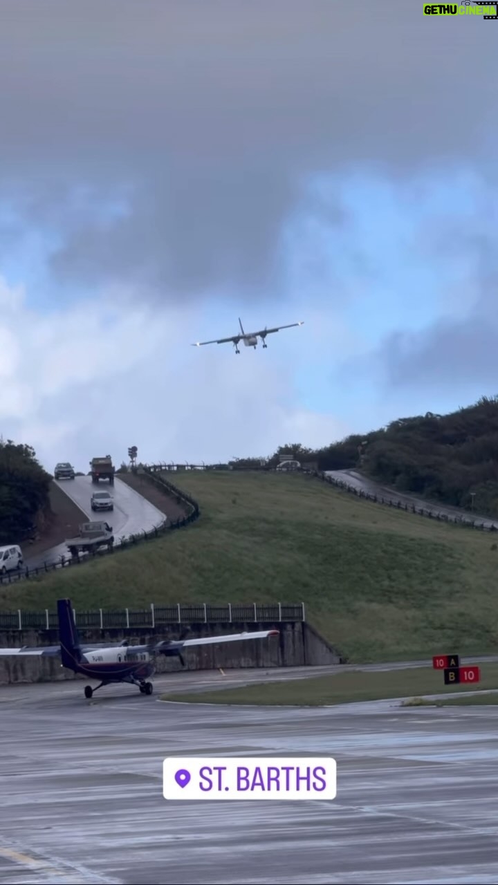 Rémi Notta - 8.8K Likes - Bravo Mr le pilote @superr_flyy ✈️ 👏 🔥 #miami #stbarth #saintbarth #newyork #fly #landing #insolite #caraibe #airplane #pilot #guadeloupe