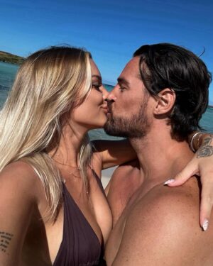Rémi Notta Instagram - 🧡💛🩵💚