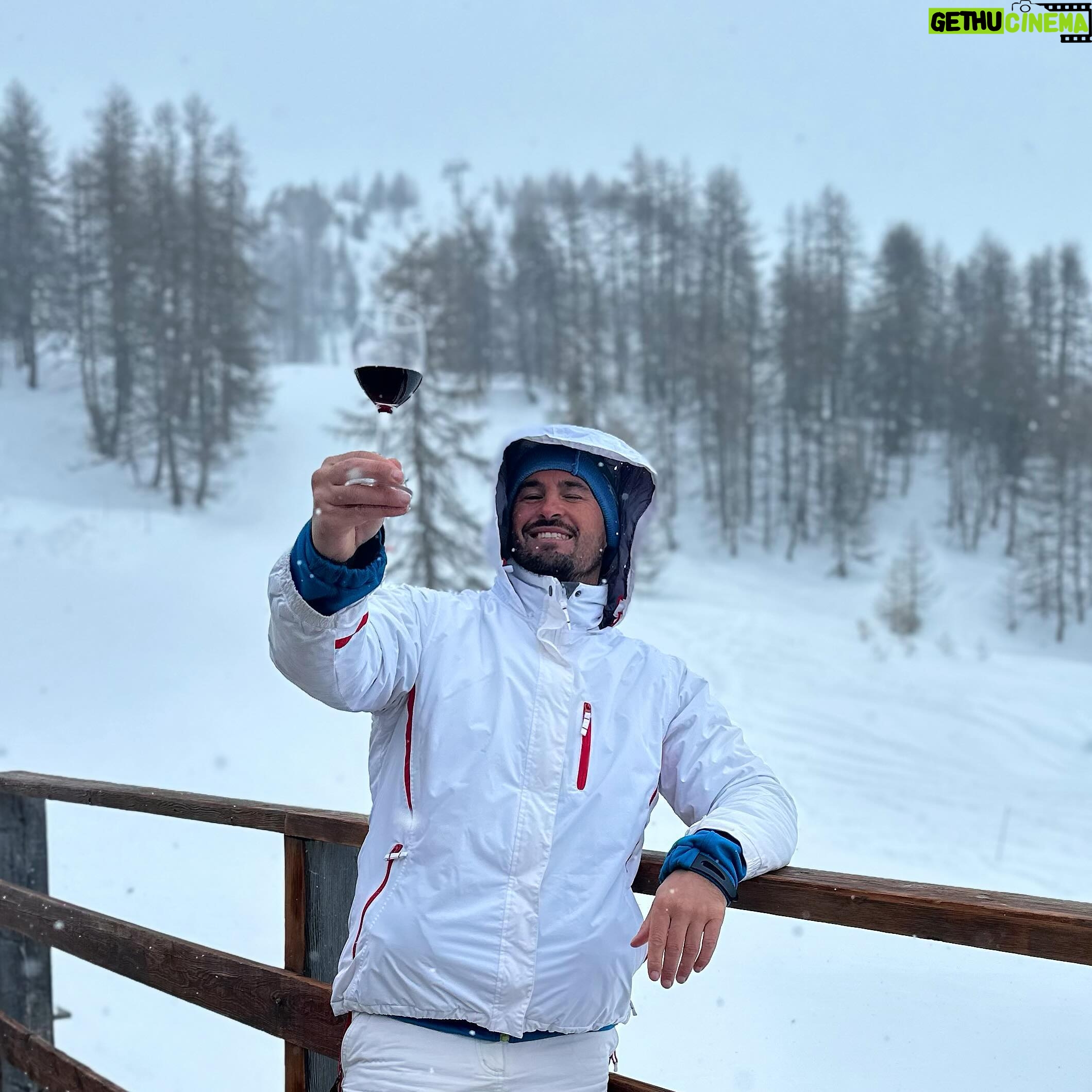 Rémi Notta - 3 Likes - Santé les amis, vivons d’amour et de vin 🍷