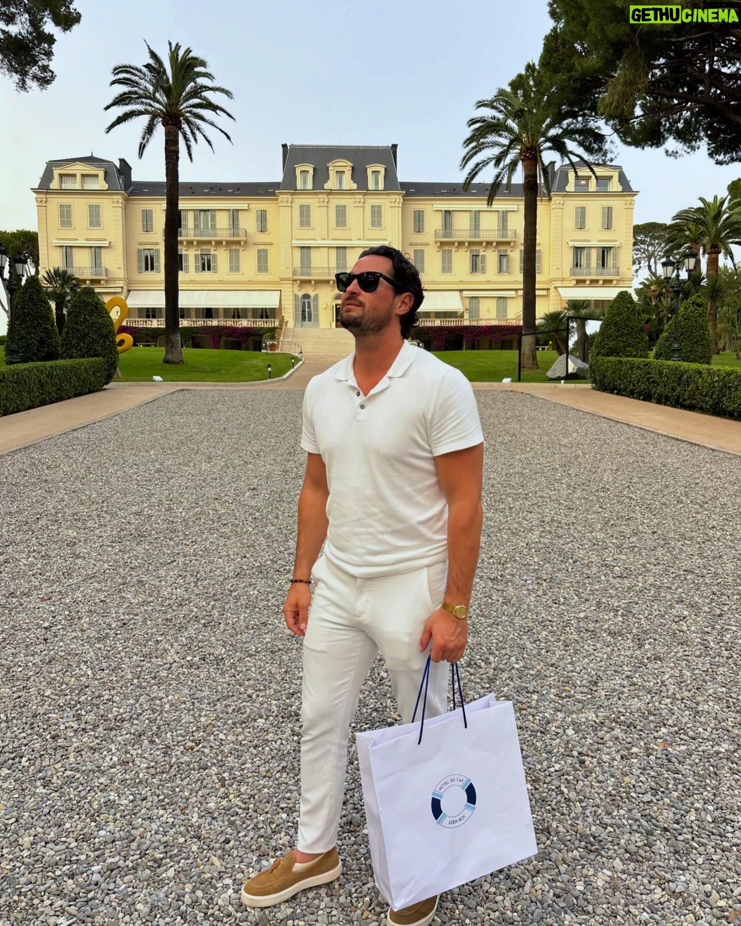 Rémi Notta - 3 Likes - @hotelducapedenroc 😍 #edenrock #capantibes #frenchriviera