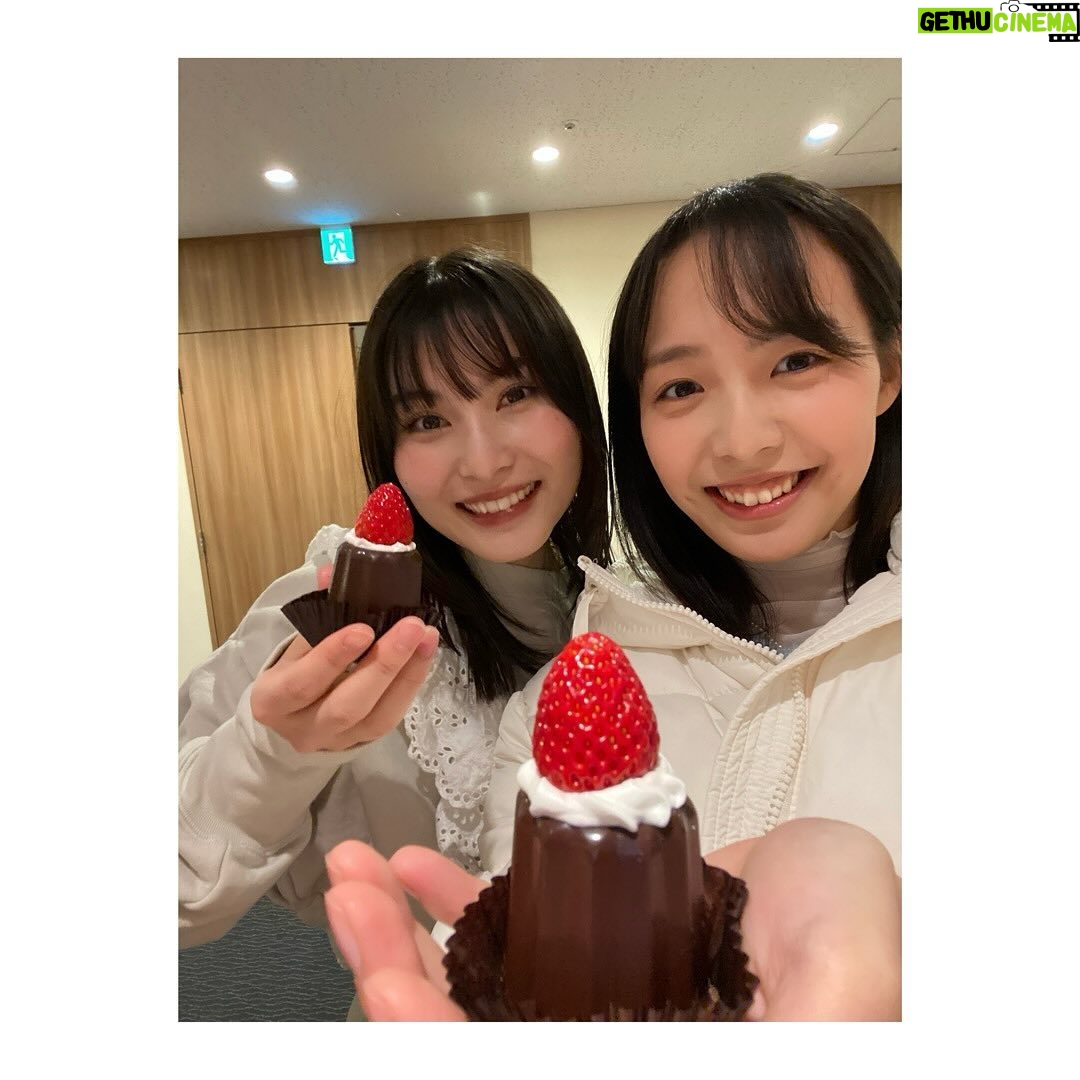 Ren Komai - 1.1K Likes - -
TOKYO MX ドラマ「Sugar Sugar Honey」第2話
2/12(月)22:00〜放送🍰
今週も美味しいスイーツに、ドキドキな展開??
写真は先週のインスタライブの時の🍰
同い年の聖菜ちゃん☺️
とっても可愛い同僚なのです🍰
今週もお見逃しなく〜!