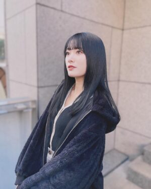 Rena Hasegawa Instagram - 黒髪に戻りました🖤　#黒髪　#ロングヘア #声優