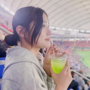 Rena Hasegawa Instagram - 野球はプレイするのも観るのもだいすき〜♡

因みに今日は、野球の試合をしてから野球の試合を観戦しに行きました！笑

【これぞ　野球三昧】

#野球
#野球女子
#baseball
#bbg 
#声優