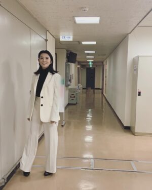 Rena Tanaka Instagram - おはようございます🌞
ハロウィンでしたね。
私は娘とかぼちゃスープを作りました。種をスプーンで上手に取ってくれる姿にこんな事も出来るようになったんだと驚きました。美味しく出来て満足でした🎃

あさイチでNHKスペシャルドラマ 「神の子はつぶやく」のお話しを少しさせて頂きました。
11月３日夜10時からです。
母と娘のお話しでもあるので是非観て頂きたいです。^_^