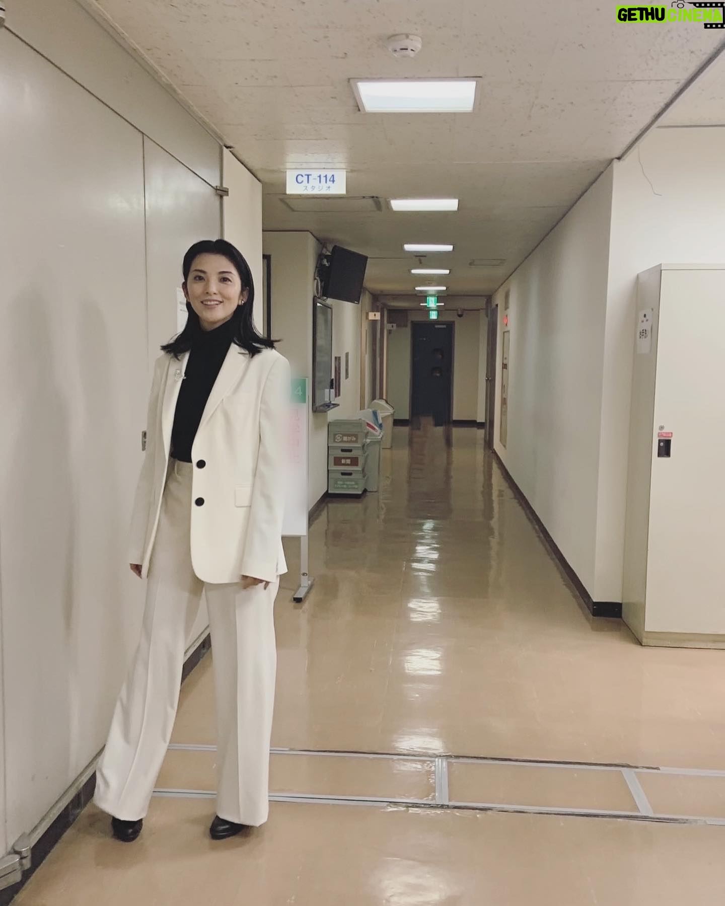 Rena Tanaka - 1.7K Likes - おはようございます🌞
ハロウィンでしたね。
私は娘とかぼちゃスープを作りました。種をスプーンで上手に取ってくれる姿にこんな事も出来るようになったんだと驚きました。美味しく出来て満足でした🎃
あさイチでNHKスペシャルドラマ 「神の子はつぶやく」のお話しを少しさせて頂きました。
11月3日夜10時からです。
母と娘のお話しでもあるので是非観て頂きたいです。^_^