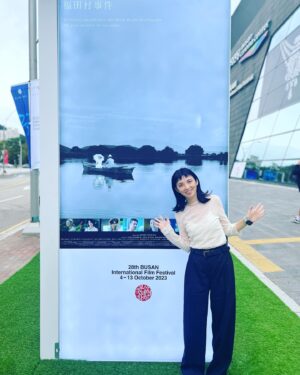Rena Tanaka Instagram - 釜山映画祭 のオープニングセレモニーに参加のため、韓国、釜山に来ました！
映画祭では「福田村事件」が上映されます。

福田村事件、、映画の旅立ち
ここまで来たなぁと しみじみ。

韓国の皆さん 宜しくお願いします！
