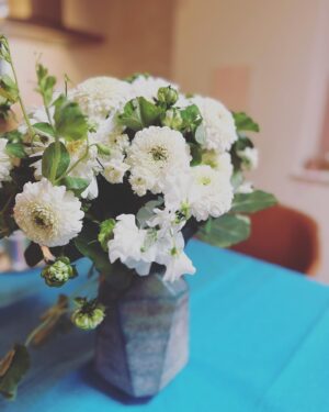 Rena Tanaka Instagram - 先日「いちばんすきな花」の撮影がクランクアップ致しました。👏

私がガーベラが好きとインタビューで答えていたという事で
白いガーベラと美鳥ちゃん役ということで緑色の花束をスタッフさんが選んで下さったそうです。
7話からの出演でしたが、 なんだかもうちょっと
前から居たような気がするでも あっという間だった気もする
ちょっと不思議な感じです。

今日で最終回なのですね、、。
終わっちゃうのは寂しいですが、皆さん最後まで見届けてくださいね。
最終回は15分拡大 ！✨✨🌼🌼🌼🌼

またどこかでお会いしましょう☺️
ありがとうございました。

@sukihana_fujitv