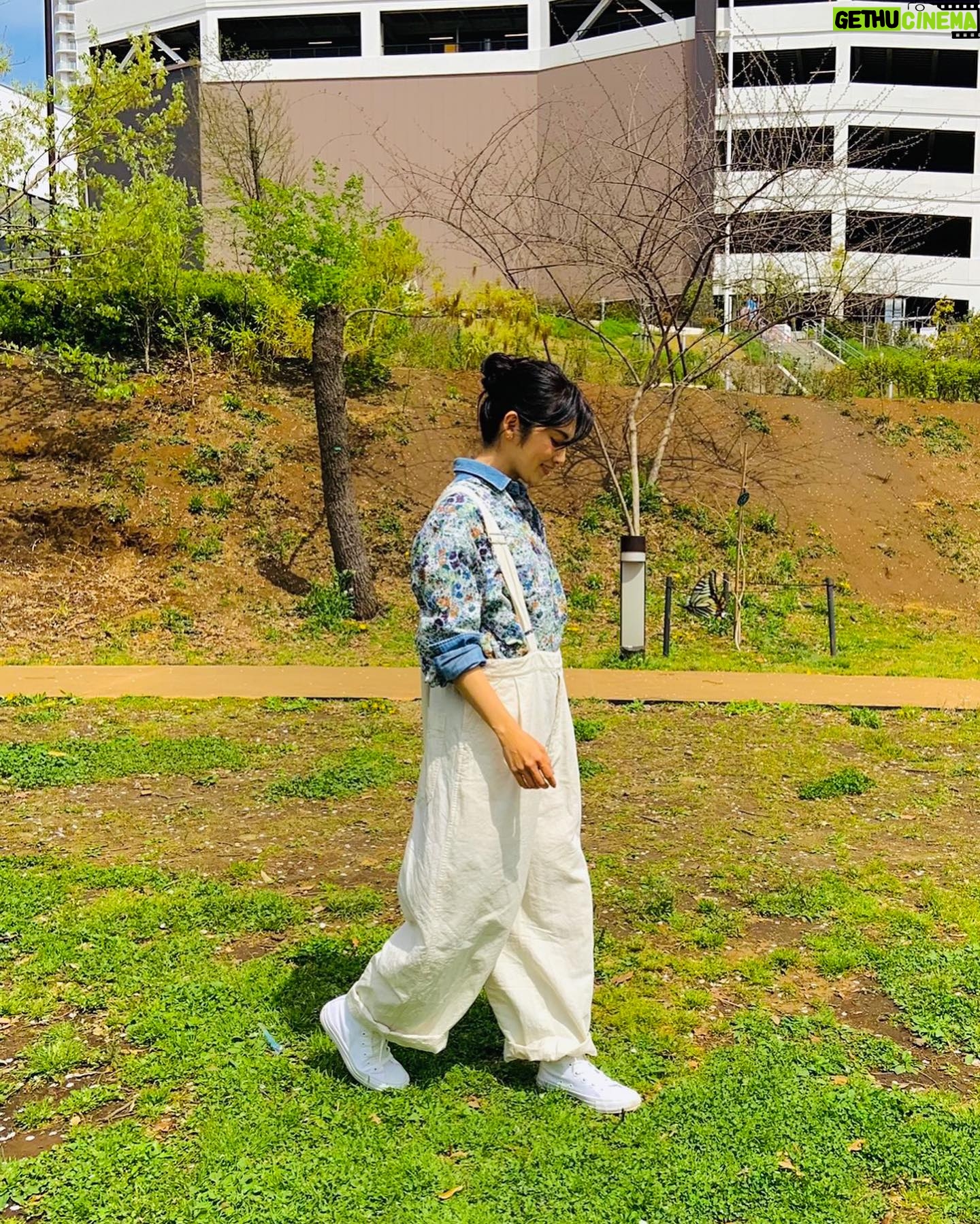 Rena Tanaka - 2.8K Likes - 先週の金曜日に放送された「ZIP!」の
公園ロケで着ていたお洋服が
どこのですか?というお問合せが多くあったので☺️🌸
公園、大はしゃぎでしたね、私。
スタジオで観てびっくりしました。😂
今日は雨ですが、お天気になったら
バドミントン🏸やりたいな。
さて今日も気持ち良い朝を過ごしましょうね✨✨
@ntvzip
#zip
#公園
#公園遊び