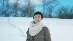 Rena Tanaka Instagram - 映画出演のお知らせです。

「愛のゆくえ」が3月1日より全国順次公開になります。

撮影は北海道。膝まで埋もる雪の中を歩いて、身体が埋まりそうになったり、
雪の上で転がったりと、、そんな今思い出すと ヒヤッと寒くなる思い出が巡って来ますが、☃️

撮影中は楽しくてあんまり
寒さは気にならなかったんですねぇ。

是非宜しければご覧下さいませ。

宮嶋風花  監督作品

長澤樹ちゃん
窪塚愛流 くん