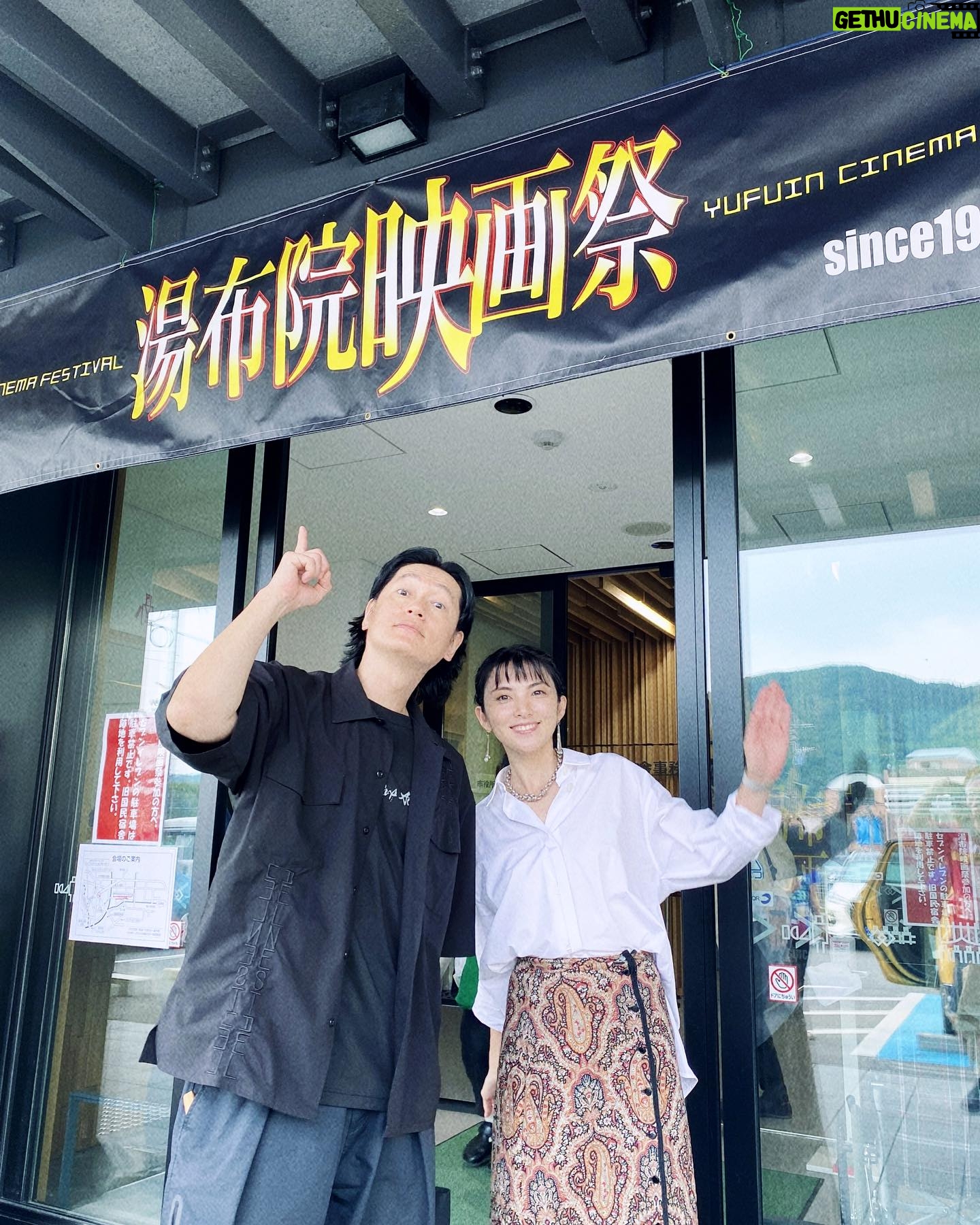 Rena Tanaka - 2.2K Likes - やっとやっと参加出来ました!
湯布院映画祭‼️
これまで何度も 出演映画をかけて下さって、登壇にお声掛け頂いていたのに
参加が叶わず 、これまでコメントだけで参加という、毎回申し訳ない気持ちでした🙇♀️💦💦💦💦
今回やっと参加する事が出来ました!✨✨🙌
映画
「福田村事件」流して頂いてありがとうございます。
福田村事件の初めての舞台挨拶が湯布院映画祭で大変光栄です!!
日帰りなのでバタバタと帰る事になりましたがとても充実した時間を過ごせました。
写真は、なんとか帰り際に新さんと✨✨
また絶対に参加したいです!!
湯布院映画祭の関係者の皆様
ありがとうございました。
#大分#湯布院映画祭#福田村事件