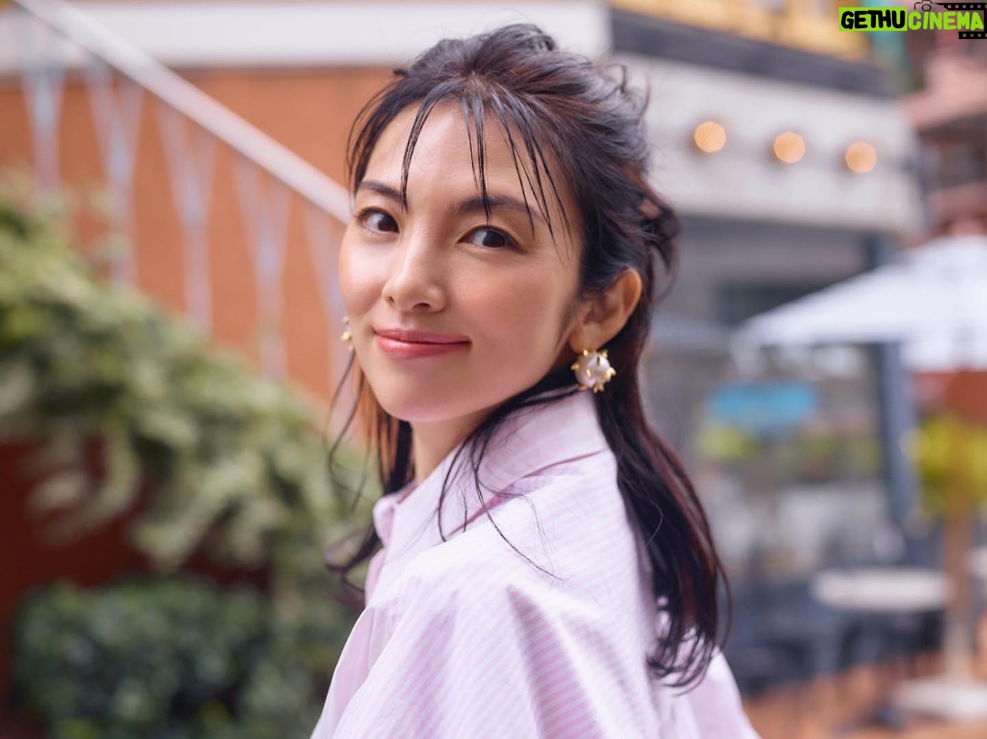 Rena Tanaka - 3.3K Likes - STORY 6月号WEB の方では、
カジュアルなスタイリングをして頂いて、
普段の私に近かったかもです。
宜しかったらこちらもご覧になってみてくださいね。🤓
@story_love40