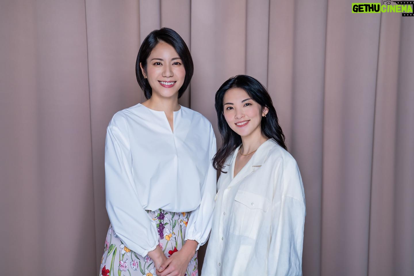 Rena Tanaka - 3.1K Likes - 松下奈緒さんがパーソナリティー
を務めていらっしゃるラジオTOKYOFM「Grand Seiko presents My Time My Story」に
4月のゲストでお邪魔致しました。
奈緒ちゃんとゆっくりお話しするのは、
ドラマ「猟奇的な彼女」以来✨😂で
とっても嬉しかったです。🌸
音楽、映画、旅、演技の話や子育ての話し、
普段の時間の使い方など、、
沢山お話しをさせて頂いています。
毎週土曜 12:00~12:25 です。
第一回目の放送もAuDee (オーディー) も聴けますので 宜しかったらお聴き下さいね。
📻
#松下奈緒 さん @matsushita_nao_official