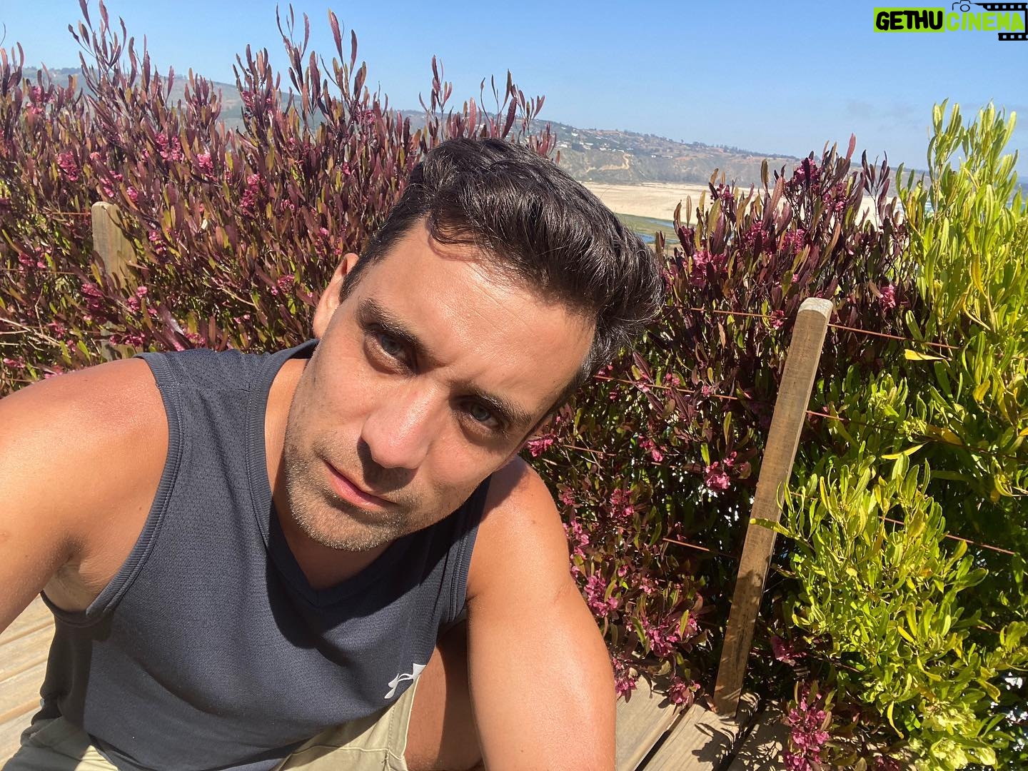 Renato Jofré - 602 Likes - Buen día 😃☀️ 🖖