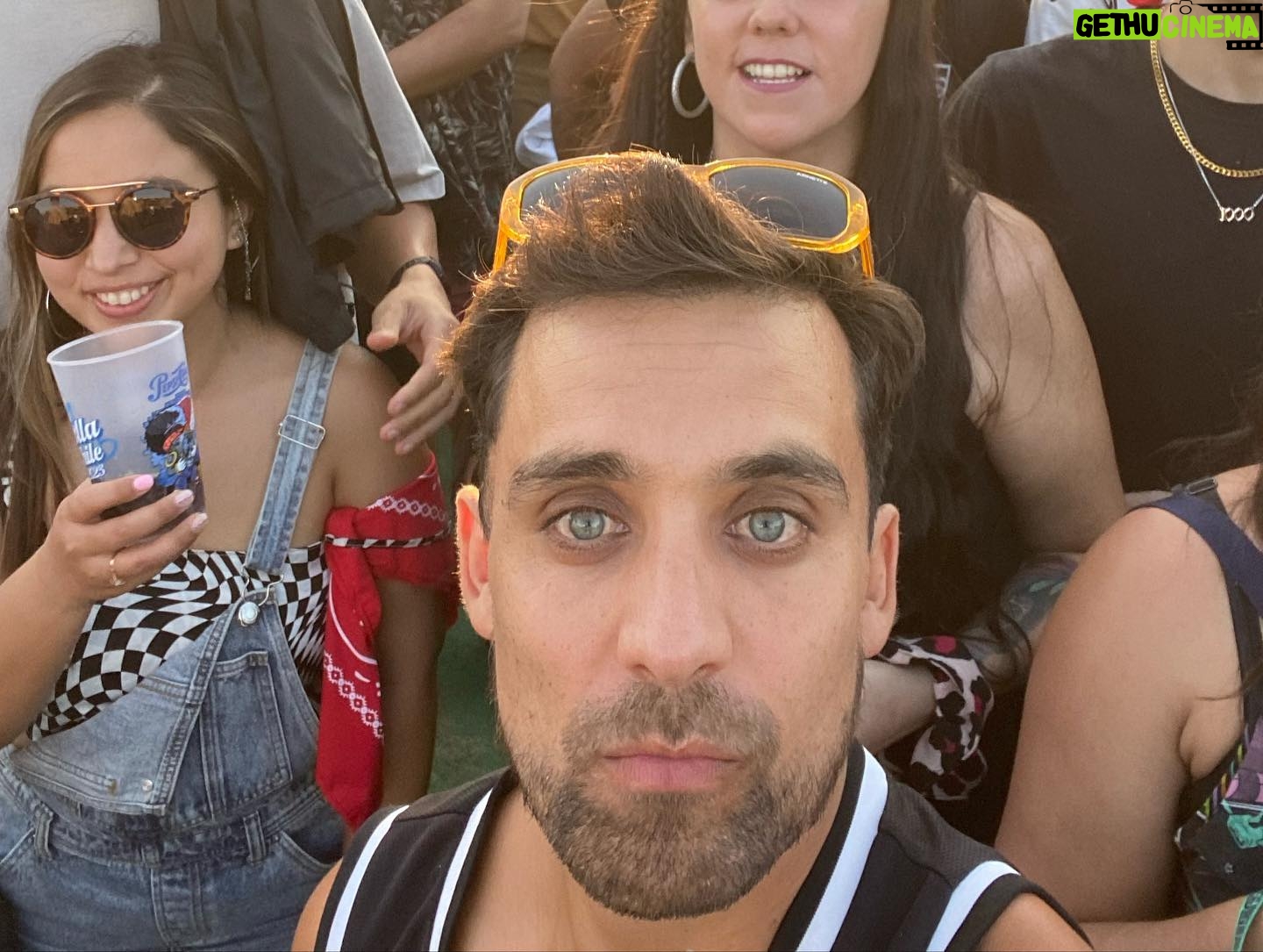 Renato Jofré - 725 Likes - DeTodoUnPoco 🛑Fin de semana redondo💯 😎 lo dimos todo entre lolla con l@s amigu@s y cumples familiares.
📸