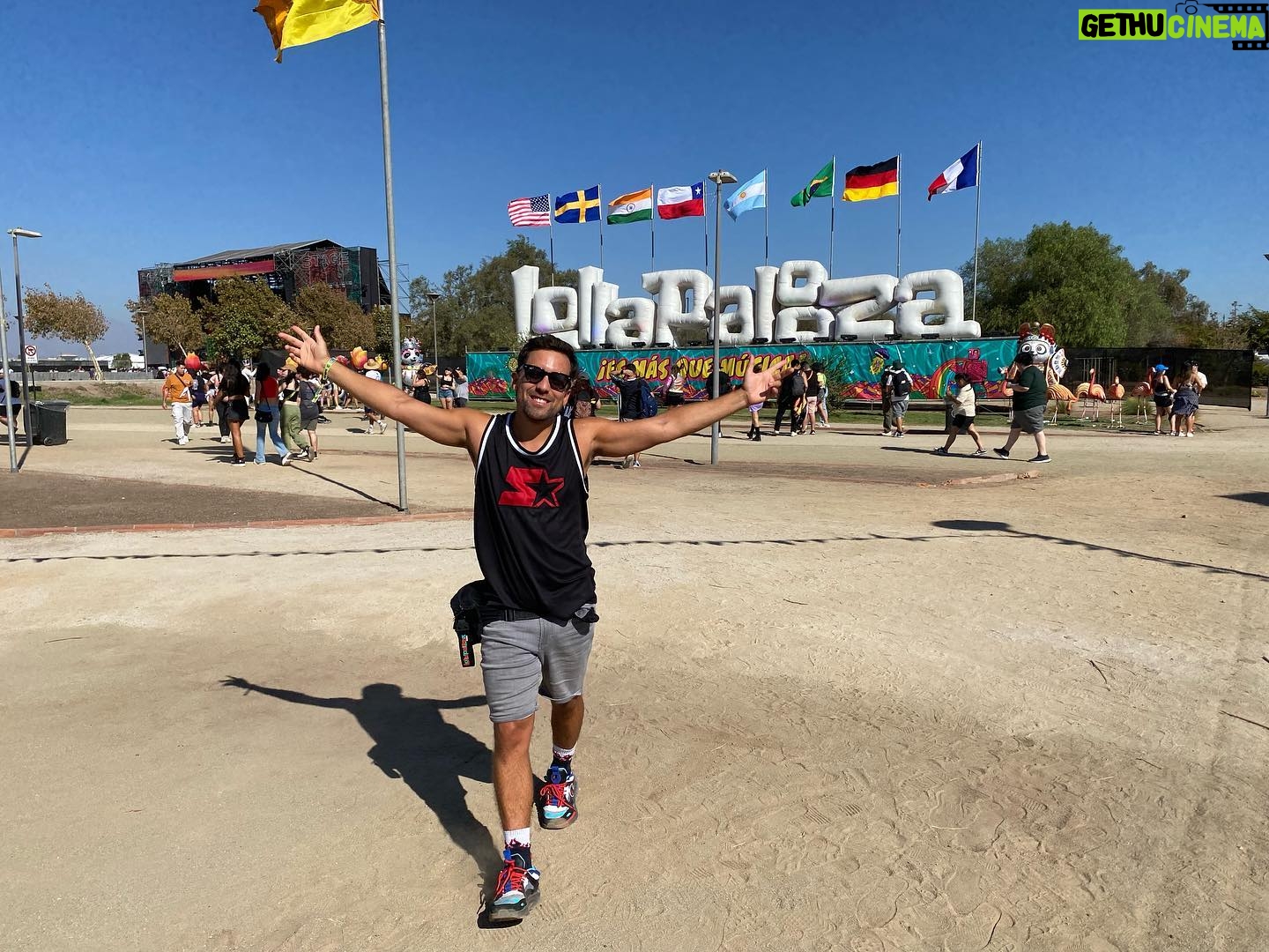 Renato Jofré - 725 Likes - DeTodoUnPoco 🛑Fin de semana redondo💯 😎 lo dimos todo entre lolla con l@s amigu@s y cumples familiares.
📸