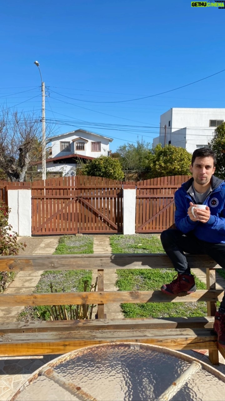 Renato Jofré - 534 Likes - Gracias gracias y mil gracias @basilurtea.chile 🫶🏼☕️ abrigando esta mañana fría de invierno🌦 #earlgreybasilur