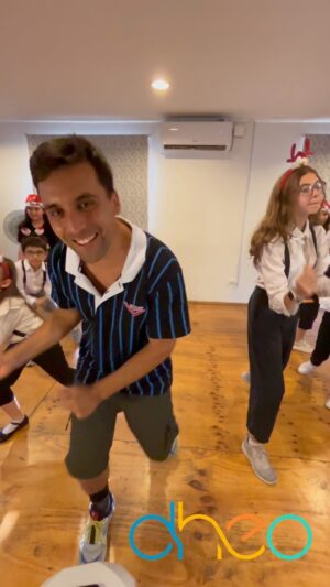 Renato Jofré Instagram - 👯‍♂️👯👯‍♀️ 🎄 👣