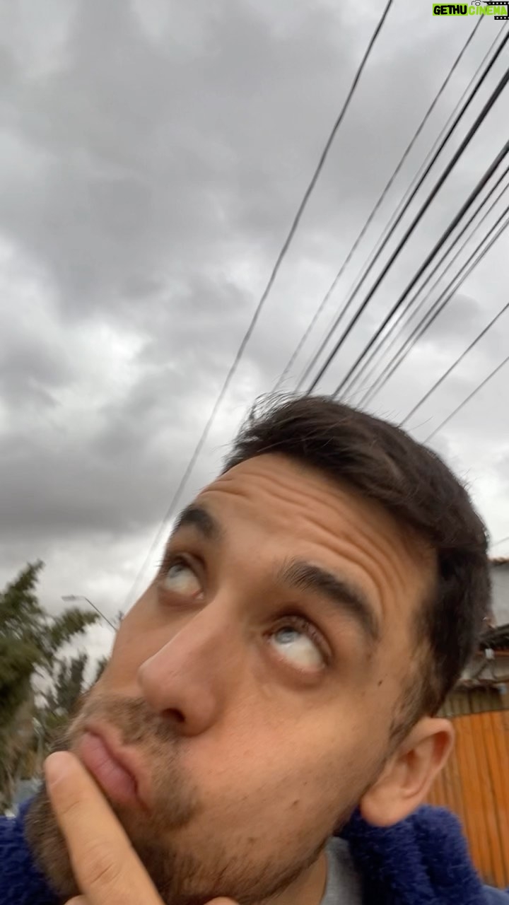 Renato Jofré - 788 Likes - ⛈A qué hora creen que llueve en stgo…? 👁👁