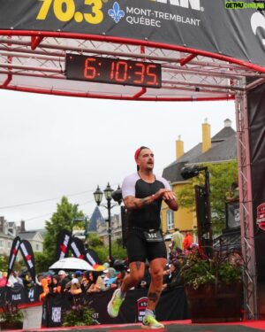 Renaud Blanchet Instagram - Ironman 70.3 Mont-Tremblant ✅ 

Mais quelle expérience incroyable! Un test de caractère du début à la fin. Une nage dans un lac complètement chaotique, 90km de vélo sous une pluie torrentielle et 21.1km de course le sourire fendu jusqu’aux oreilles.

J’ai savouré chaque moment, même lorsque c’était difficile. Une édition dont tous les participants se rappelleront. 

Un gros merci à tous les gens sur place pour vos encouragements. Vous n’avez pas idée à quel point ceux-ci sont appréciés sur le parcours.

Merci à @tri.vince de chez @bartcoaching pour l’encadrement et la préparation. Merci @g.sm1th de m’avoir transmis ton savoir sur ce sport. Merci à @spineti de m’avoir montré et partagé la discipline à l’entraînement. Merci @andrefelixmartin pour la préparation physique. Merci @didier.jean.564 et @maudelorme d’avoir pris le temps d’être venus me voir sur place.

Et en dernier, merci à ma p’tite mère, qui a été là dans la dernière année pour m’appuyer dans toutes les montagnes russes de ma vie personnelle. Qui a été là dimanche dernier à 5:00 du matin, trempée à la lavette, mais souriante et fière de moi. Je t’aime, je te le dirai jamais assez souvent ♥️

Prochain objectif, full marathon? Full Ironman? 🏊🏼🚴🏼🏃🏻