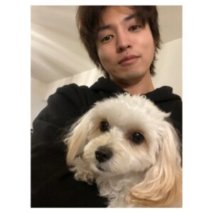 Renn Kiriyama Instagram - ・
明けましておめでとうございます
実家のパンナです。
吠えられ続けようやく確保しました
皆様2024年も宜しくお願い致します。