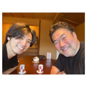 Renn Kiriyama Instagram - ・
4年ぶりの再会
嬉しくてたまらんよ🔥
NHKチョイ住み アテネペア
こんな日にエフハリスト！