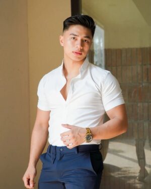 Renz Lagria Instagram - Ang Simple pero lakas ng DATING! online selling later Check it sa Renz Lagria FB page! Starts around 6 pm kitakits 🤗