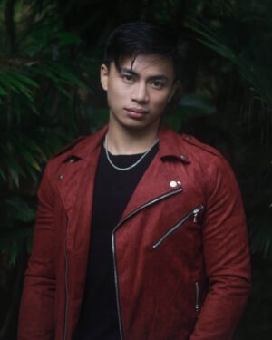 Renz Lagria Instagram - Are you lost bibi guuuurl? ahah
👋
@keziahclothingshop
Styling l @jeroldominguez •
📸@yin.dynasty •
Grooming l @jdwillbe •
Edit l Renz Lagria