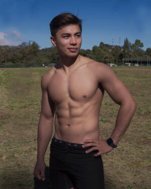 Renz Lagria Instagram - who likes tanned?😙