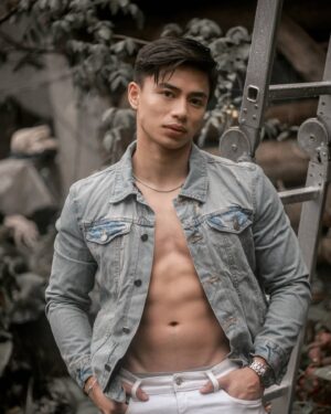 Renz Lagria Instagram - The toungue has no bones, but is strong enough to break a heart. so be careful with your words.

Jacket jeans @keziahclothingshop
Styling l @jeroldominguez •
📸@yin.dynasty •
Grooming l @jdwillbe •
Edit l Renz Lagria •