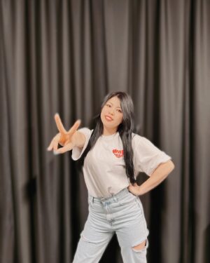 Reo Hazuki Instagram - 葉月グッズはもうゲットした？

Tシャツの胸元にはハートの形したWILD HEART♡
うしろは葉月のシルエットにお月様を🌕

タオルはシンプルに名前をでっかく！
後ろの席で掲げられとっても見つけやすいように！

みんなゲットしてね😄

 #STARDOM #スターダム #女子プロレス
 #STARS #FWC #STC #同級生ず
 #葉月 #HAZUKI #はづらー村