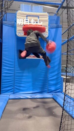 Reo Matsumoto Instagram - ・
⚠︎これはただの遊んでいる動画ではありません。

2024年の目標

「出来るか出来ないかより挑戦する」

を体現しております。

(すみません。やっぱり寝れませんでした。動画が見たいとの意見が多かったので朝起きた人から見てください。)
