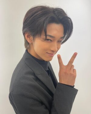 Reo Matsumoto Instagram - ・
ちょっとだけ

大人っぽくなってきた。

のか？