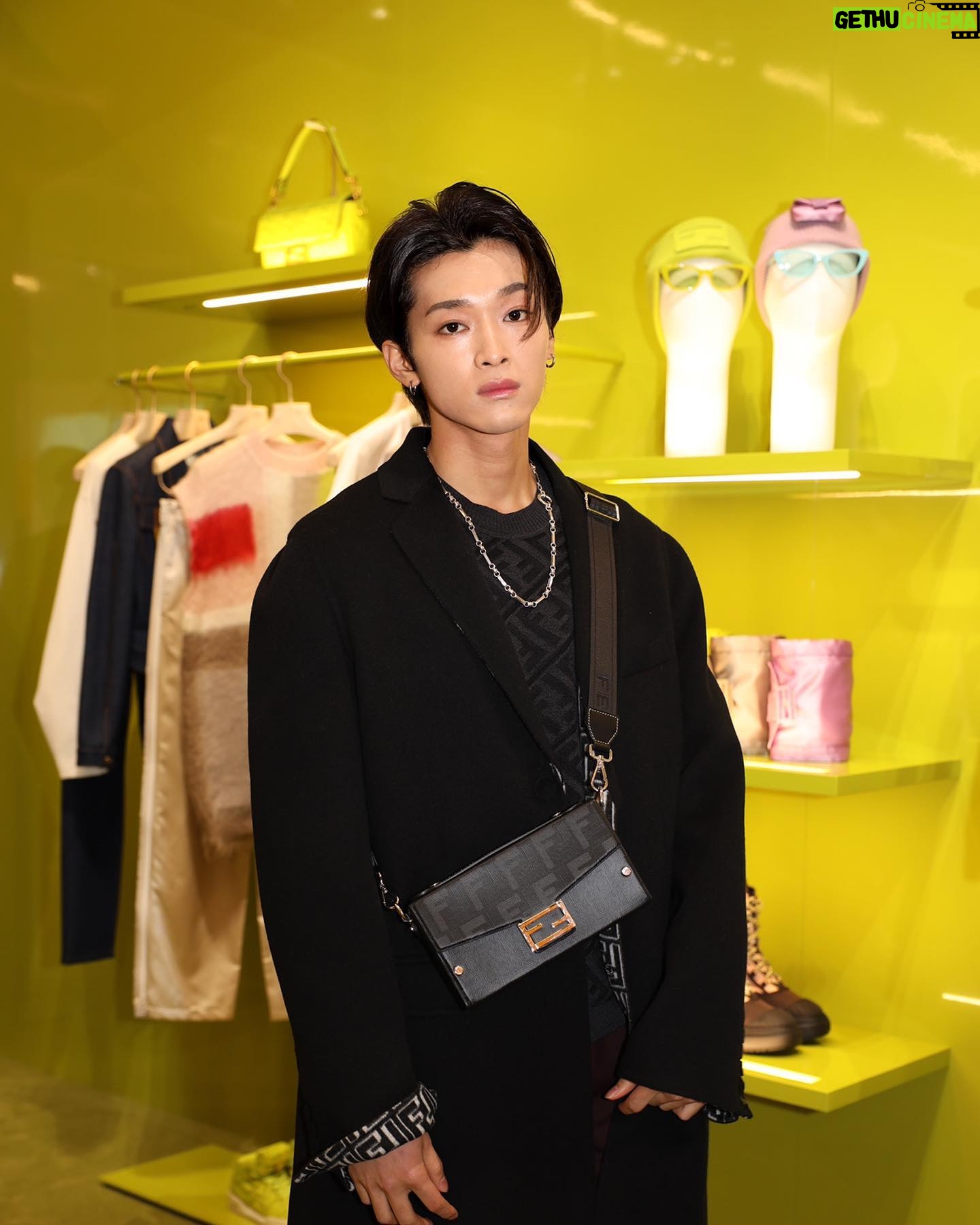 Reo Matsumoto - 3 Likes - FENDI BAGUETTE
25th ANNIVERSARY POP-UP COCKTAIL EVENT
#FENDI
#FendiBaguette
#fendicafe
#forucafe
@FENDI
#fendiofficial @silviaventurinifendi