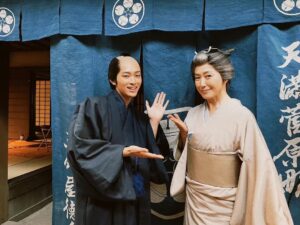 Reo Matsumoto Instagram - ・
「あきない世傳 金と銀」 
最終回ご視聴ありがとうございました

この作品が僕は大好きです。
この作品の愛で溢れた現場が大好きです。

たくさんの方に支えられた撮影期間でした。

智蔵という役に出会えて、
演じさせていただけて
本当に感謝の気持ちでいっぱいです

また1つ人生の宝物ができました

ありがとうございました

 #あきない世傳金と銀 
 #小芝風花 さん
 #加藤シゲアキ さん
 #高島礼子 さん
 #八嶋智人 さん
 #嶺岸煌桜 さん
 #他キャストの皆様 
 #制作の方々ありがとうございました
