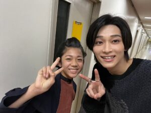 Reo Matsumoto Instagram - ・
「あきない世傳 金と銀」 
最終回ご視聴ありがとうございました

この作品が僕は大好きです。
この作品の愛で溢れた現場が大好きです。

たくさんの方に支えられた撮影期間でした。

智蔵という役に出会えて、
演じさせていただけて
本当に感謝の気持ちでいっぱいです

また1つ人生の宝物ができました

ありがとうございました

 #あきない世傳金と銀 
 #小芝風花 さん
 #加藤シゲアキ さん
 #高島礼子 さん
 #八嶋智人 さん
 #嶺岸煌桜 さん
 #他キャストの皆様 
 #制作の方々ありがとうございました