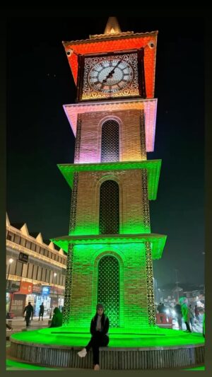 Reshma Rathore Instagram - At Srinagar Lal Chowk’s historic Ghanta Ghar of national flag which reflects the brightness of peace, progress, and prosperity under the leadership of our prime minister @narendramodi ji 🇮🇳