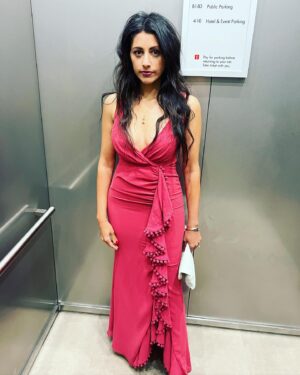 Reshma Shetty Instagram - When your in an elevator. Late . But always ready to pose . #goodvibes