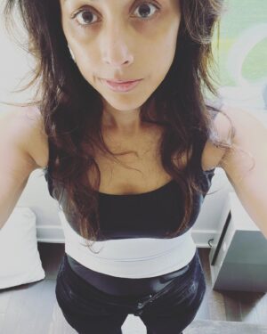 Reshma Shetty Instagram - That day your kids home sick , her outside party may get rained out , and you just feel overall sorry for yourself as you coughed so hard when you got covid you re- Injured an intercostal muscle so now you can’t cough sneeze or exercise without extreme pain . But hey at least this stark white rib belt can still be a fashion accessory . #goodvibesneeded #coughssuck #stillblessed