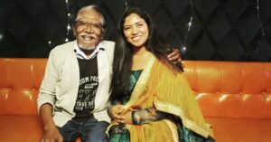 Reshmi Karthigeyan Instagram - It was my dream to meet @dir_bharathiraja once in my lifetime but I never in my wildest dream did I ever think that I will be appreciated for my work and get his blessings😍🥰 I felt so overwhelmed. Adding to my surprise it was @susee.dir who introduced me to Bharathiraja sir and clicked this picture of mine. Thank you so much sir. I feel so lucky to have met  veteran directors like them.  It all happened because of Ayali. . Yesterday was my best day😍🥰😇 Feeling blessed 😇😇
#ayali #ayaliwebseries #zeetamil #zee5club #estrellastories #tamilwebseries #tamilcinema#tamilcineworld #tamildirectors